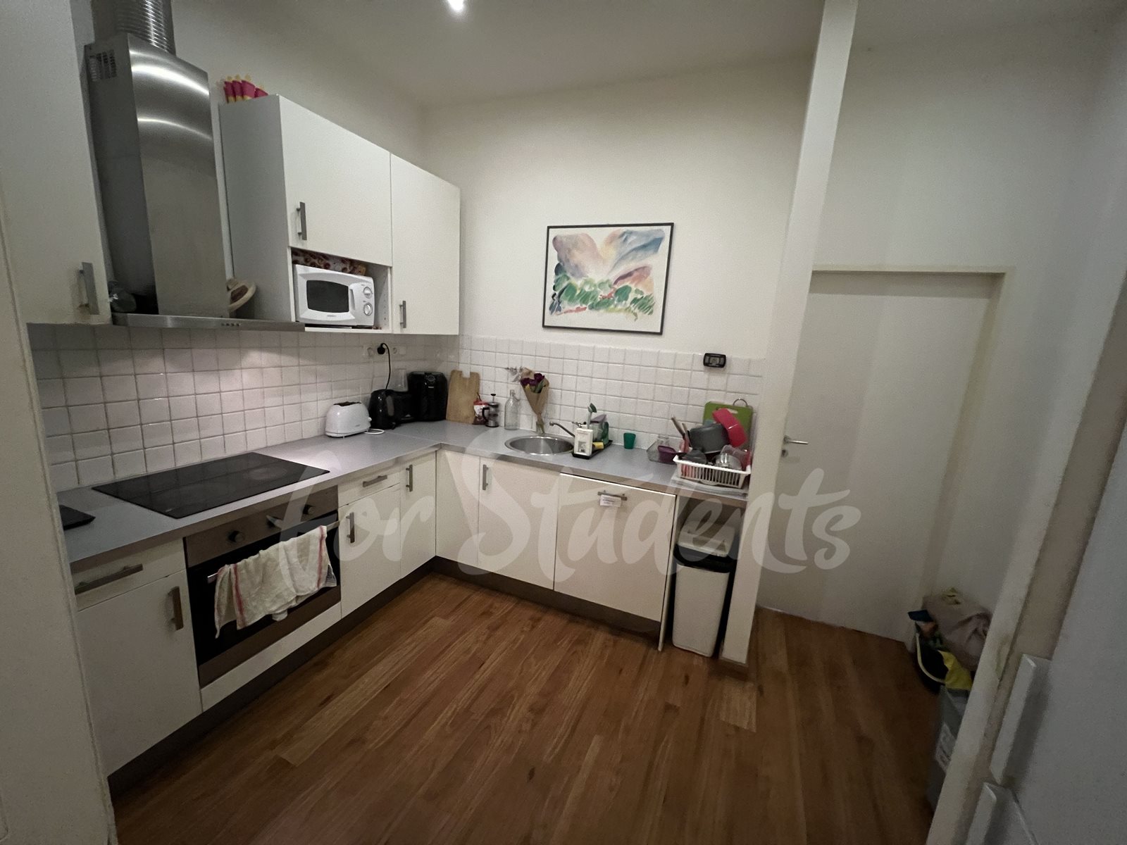 Three rooms in spacious four bedroom apartment in the city center ...